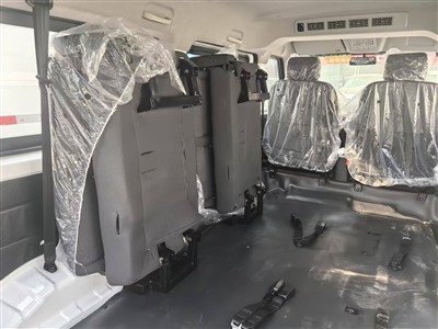 Passagiersbusje met 6 opklapbare stoelen